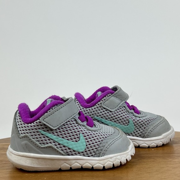 Baby Girls Nike Flex Experience 4 Gray Athletic Slip‎ On Sneakers Shoes Size 2 C - Picture 1 of 10